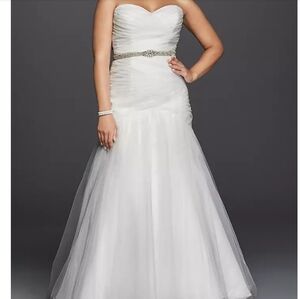 Soft White Wedding Dress - Size 12